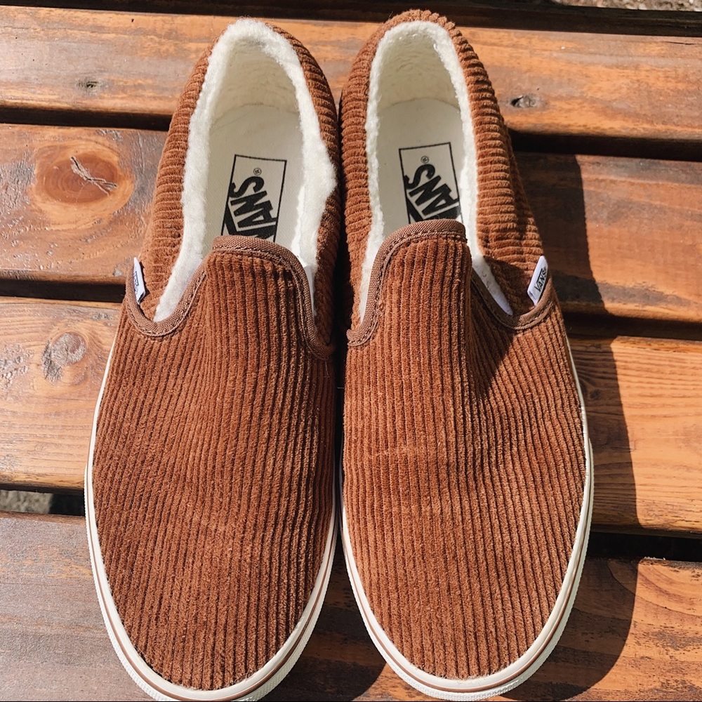 Corduroy Sherpa Classic Slip-On Vans
